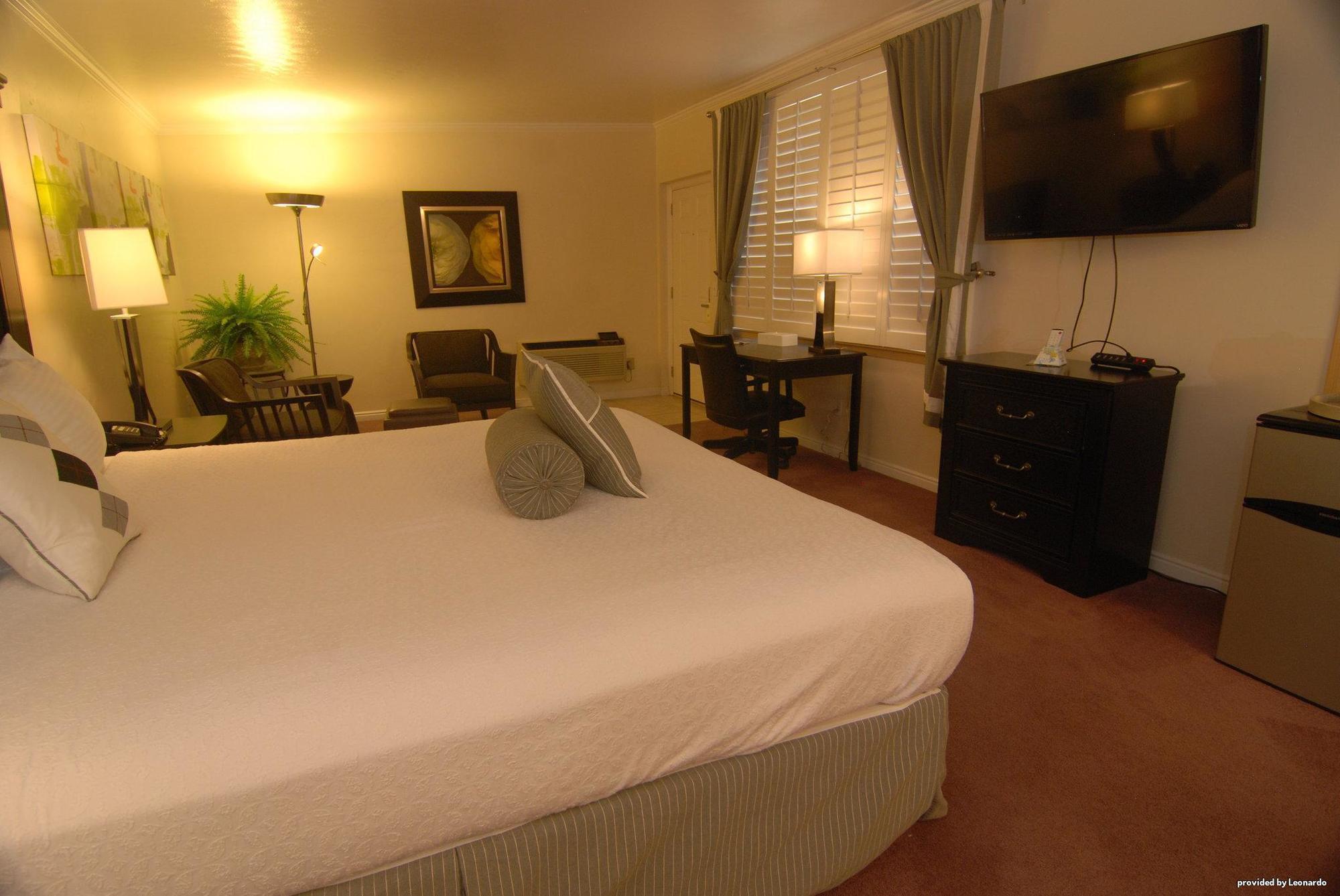 Antlers Motel 3*